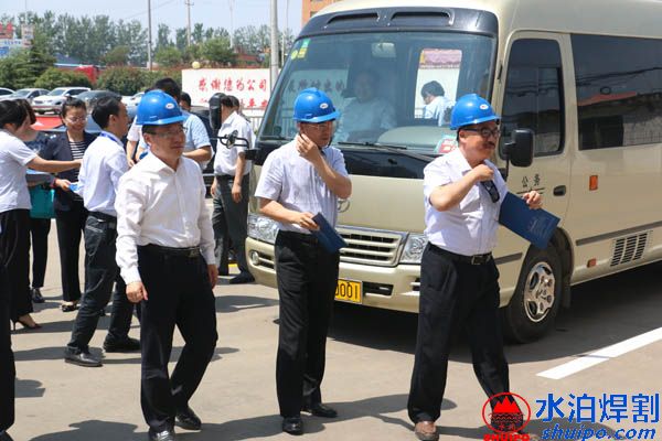 侯典峰、王力舟來水泊焊割