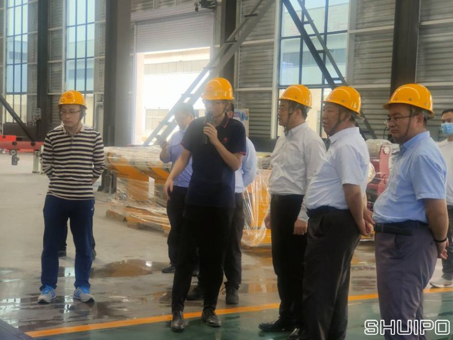 山東省科學院激光研究所所長賈中青、山東省機械設計研究院院長林江海帶領激光、高端裝備領域專家一行9人到水泊焊割實地調研2